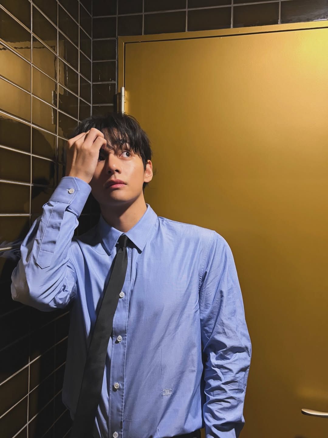 12월 30일 생일인 BTS 뷔. 인스타그램 @thv