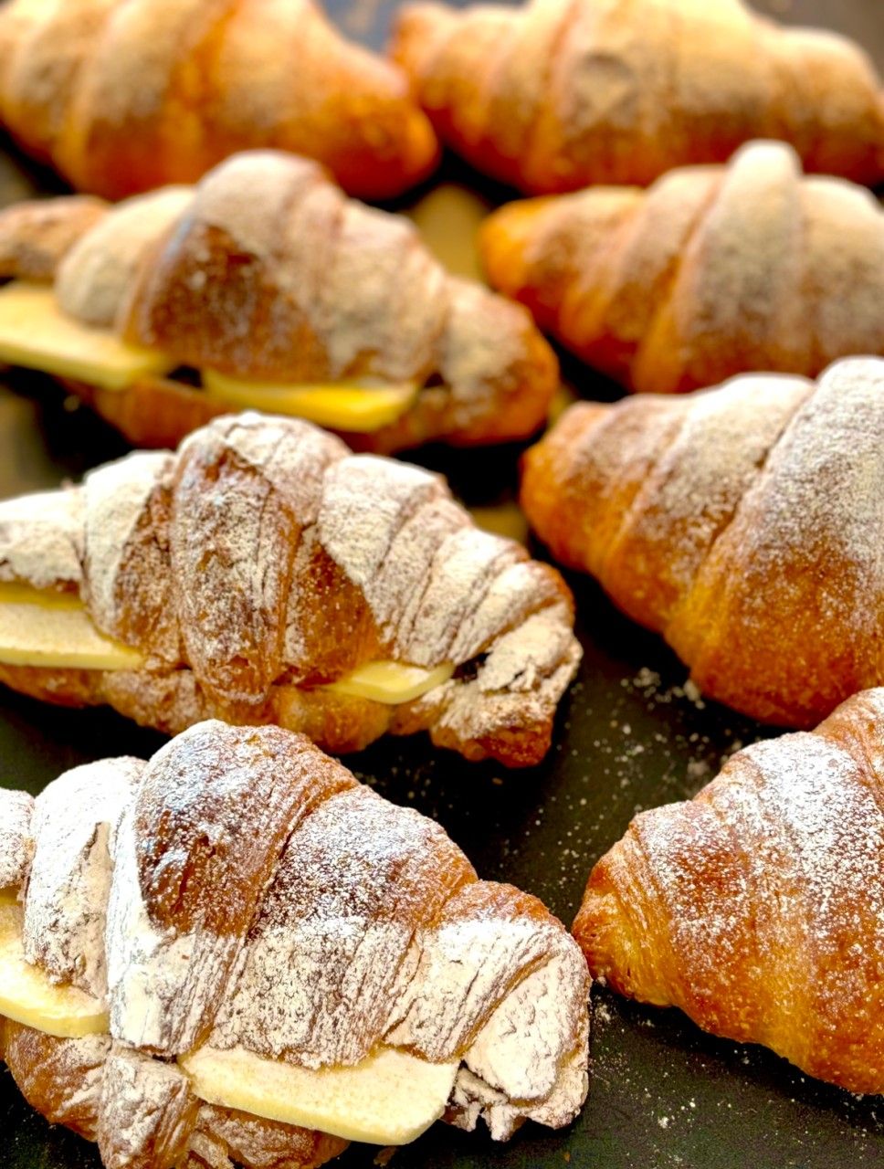 영흥도 바다를 한 눈에 내려다 볼 수 있는 오션뷰 카페 머드포레스트. 사진 네이버 지도 머드포레스트 업체 등록 사진