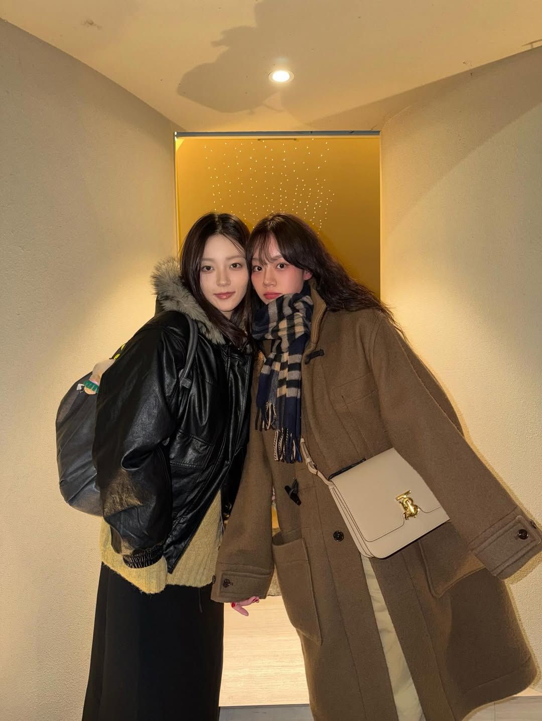 올리브 코트를 입은 혜리. 인스타그램 @hyeri_0609