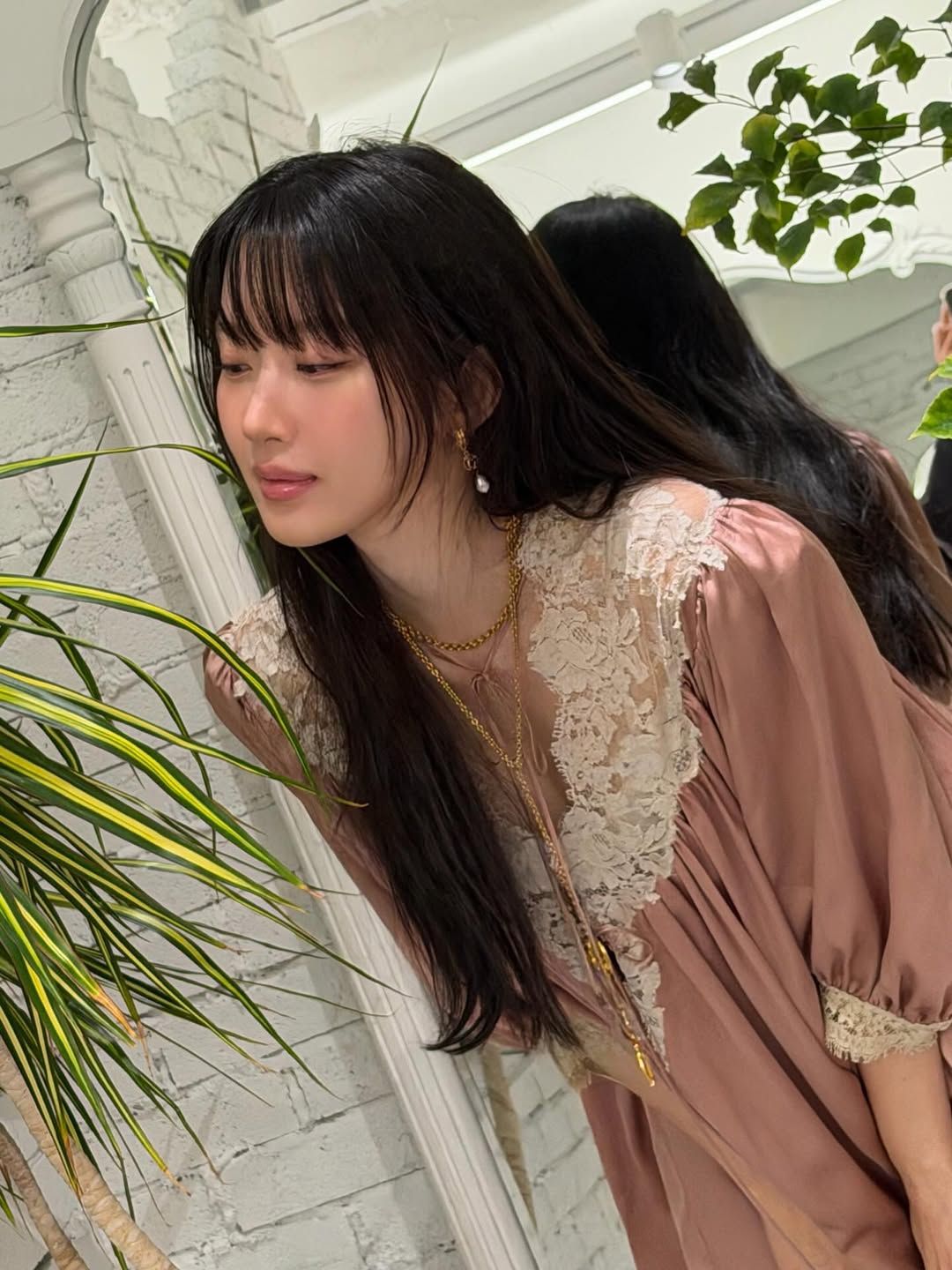 실크 스타일링을 완벽하게 선보인 문가영. 인스타그램 @m_kayoung