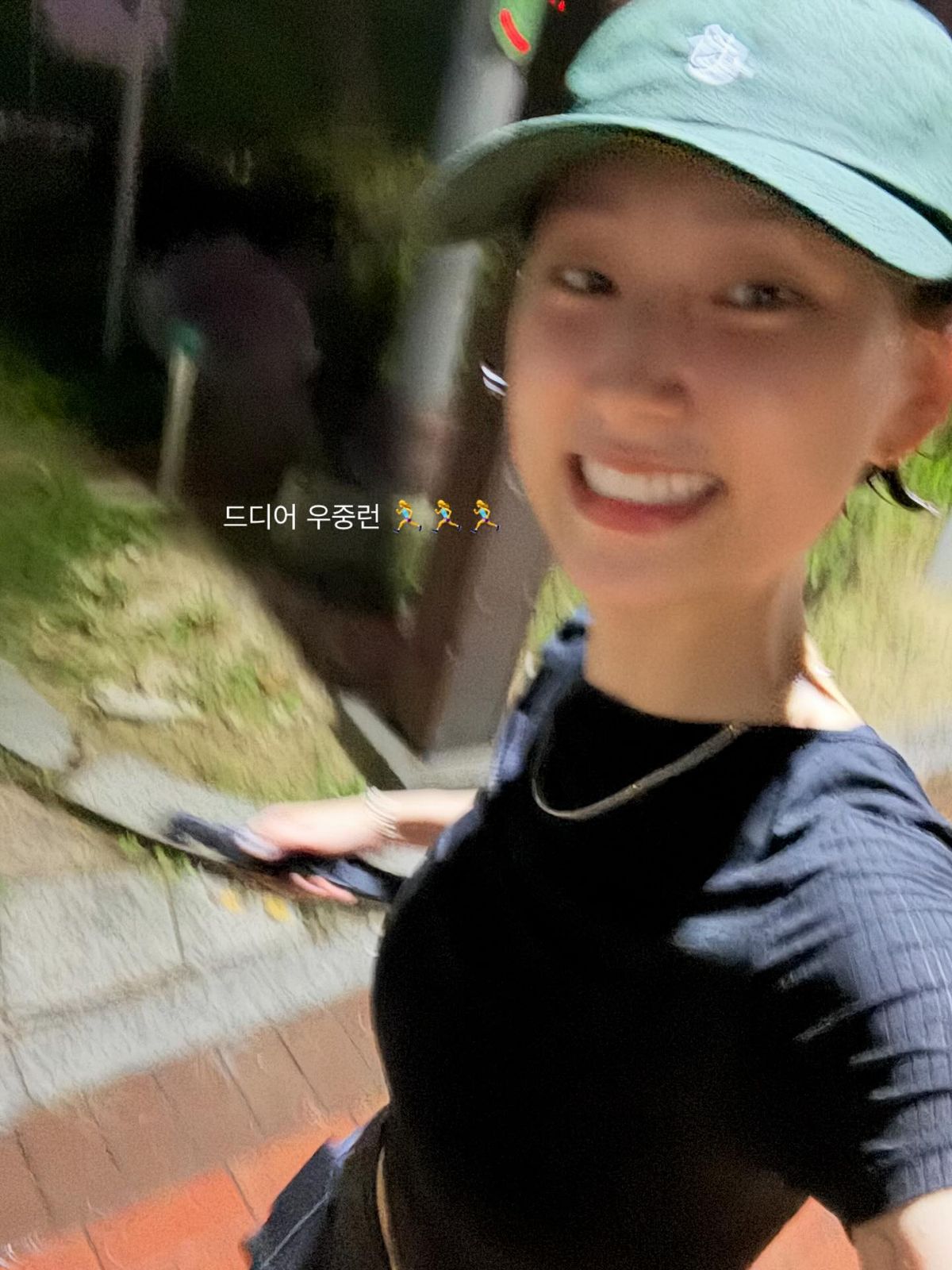 류혜영 러닝 | 인스타그램 @ryuniverse328