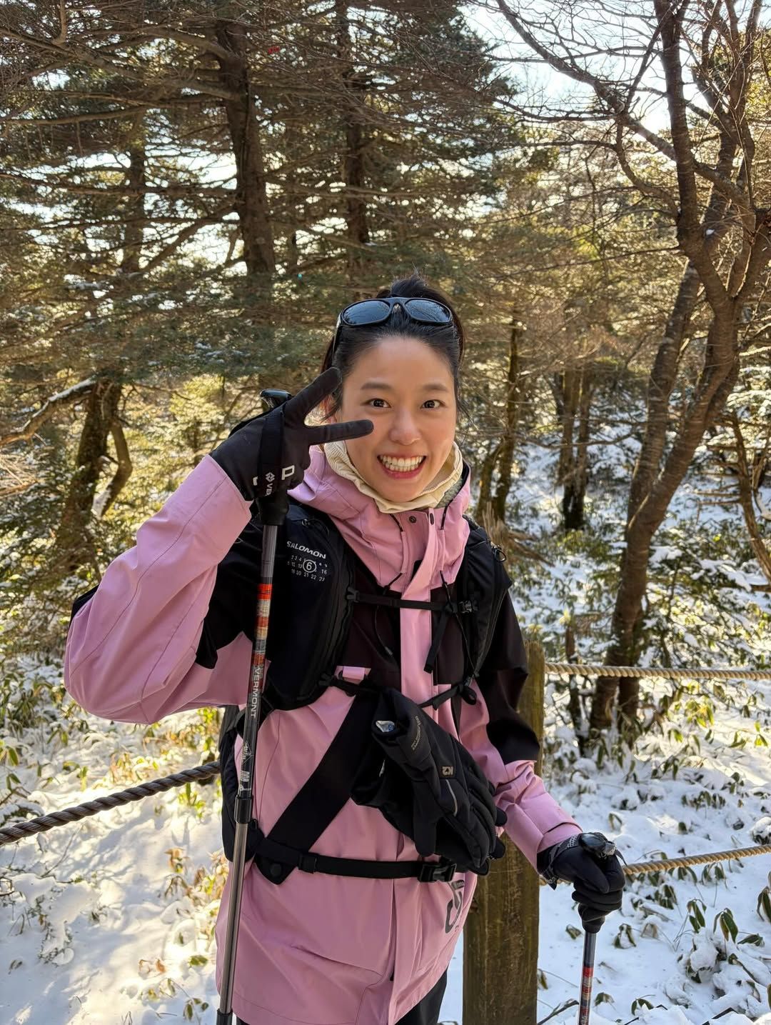 설현 그래놀라 코어 패션 | 인스타그램 @s2seolhyuns2 