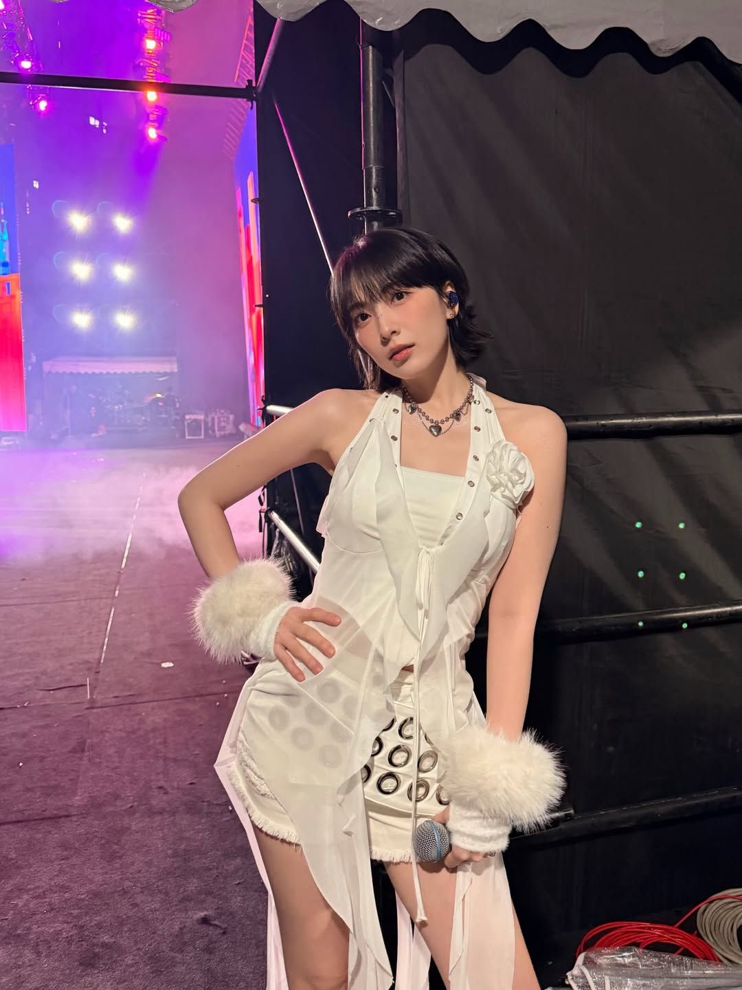 강지영 홀터넥 패션 | 인스타그램 @kkangjji_