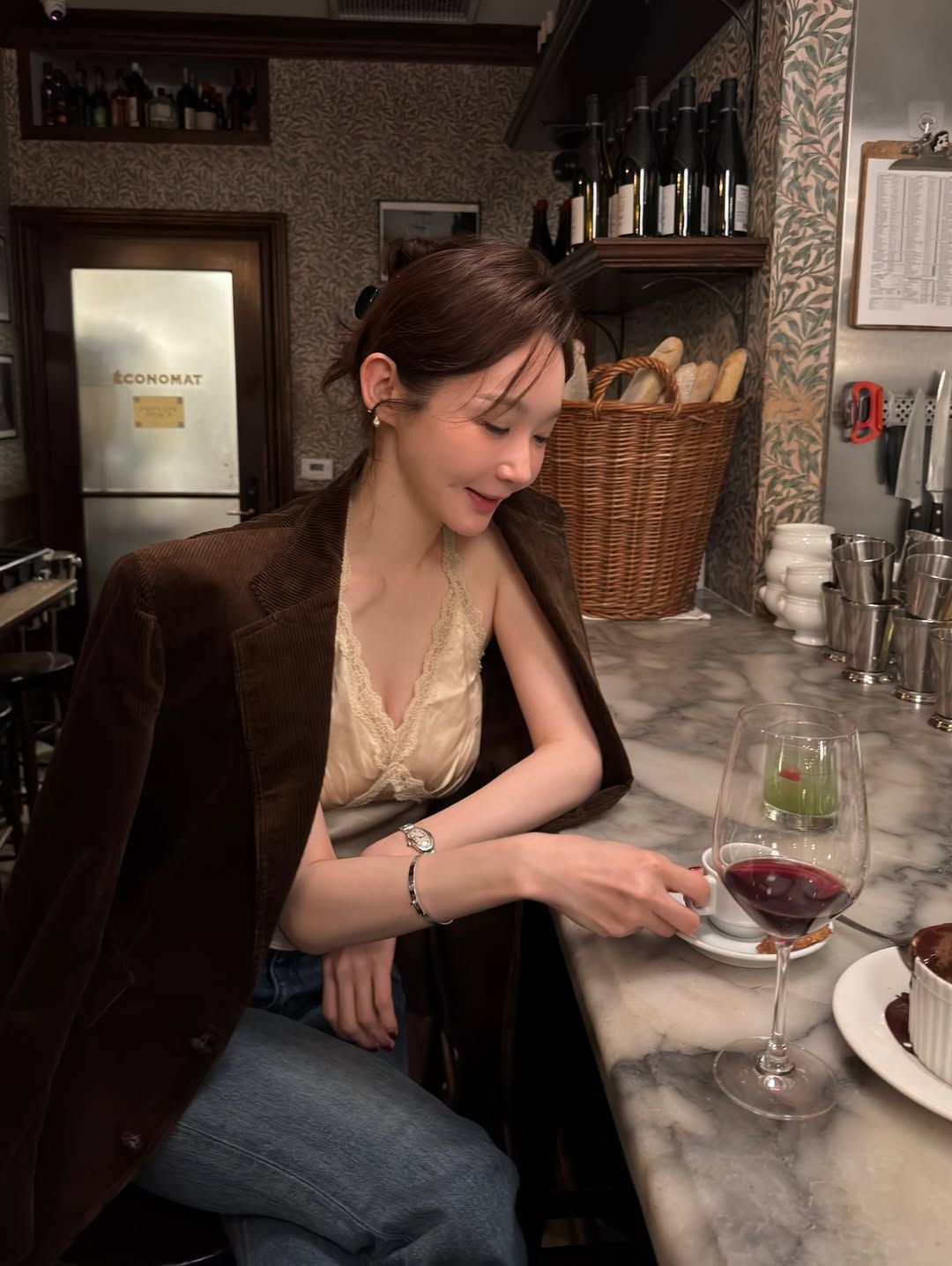 강민경 홀터넥 패션 | 인스타그램 @iammingki