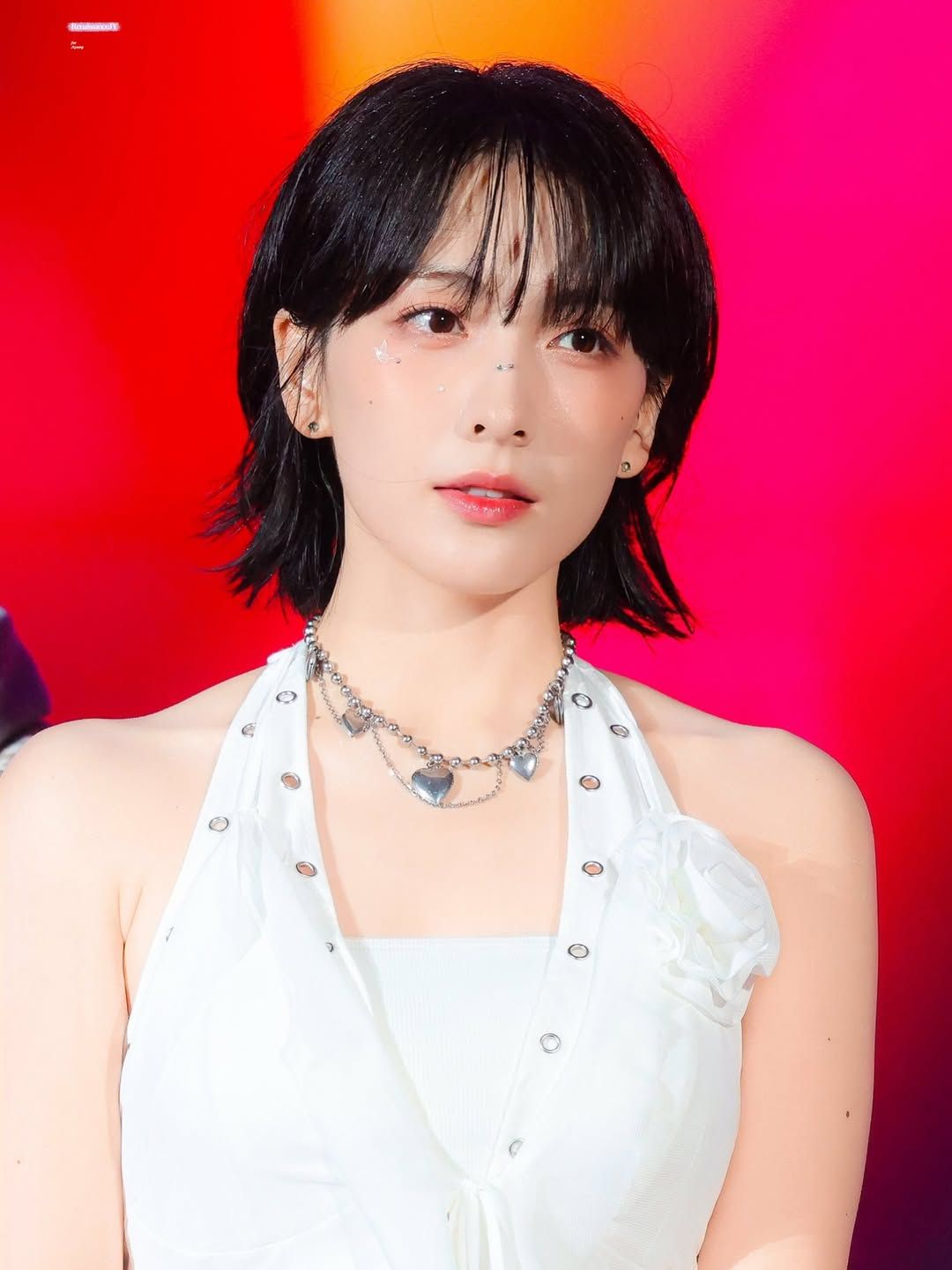 강지영 홀터넥 패션 | 인스타그램 @kkangjji_