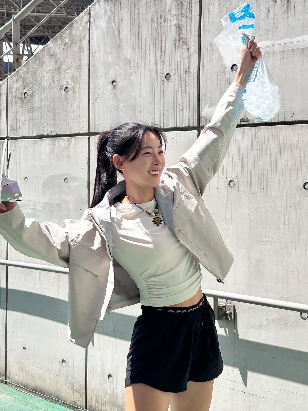 운동복을 다양한 방법으로 입는 김민지. 사진 인스타그램 @arb0r_day