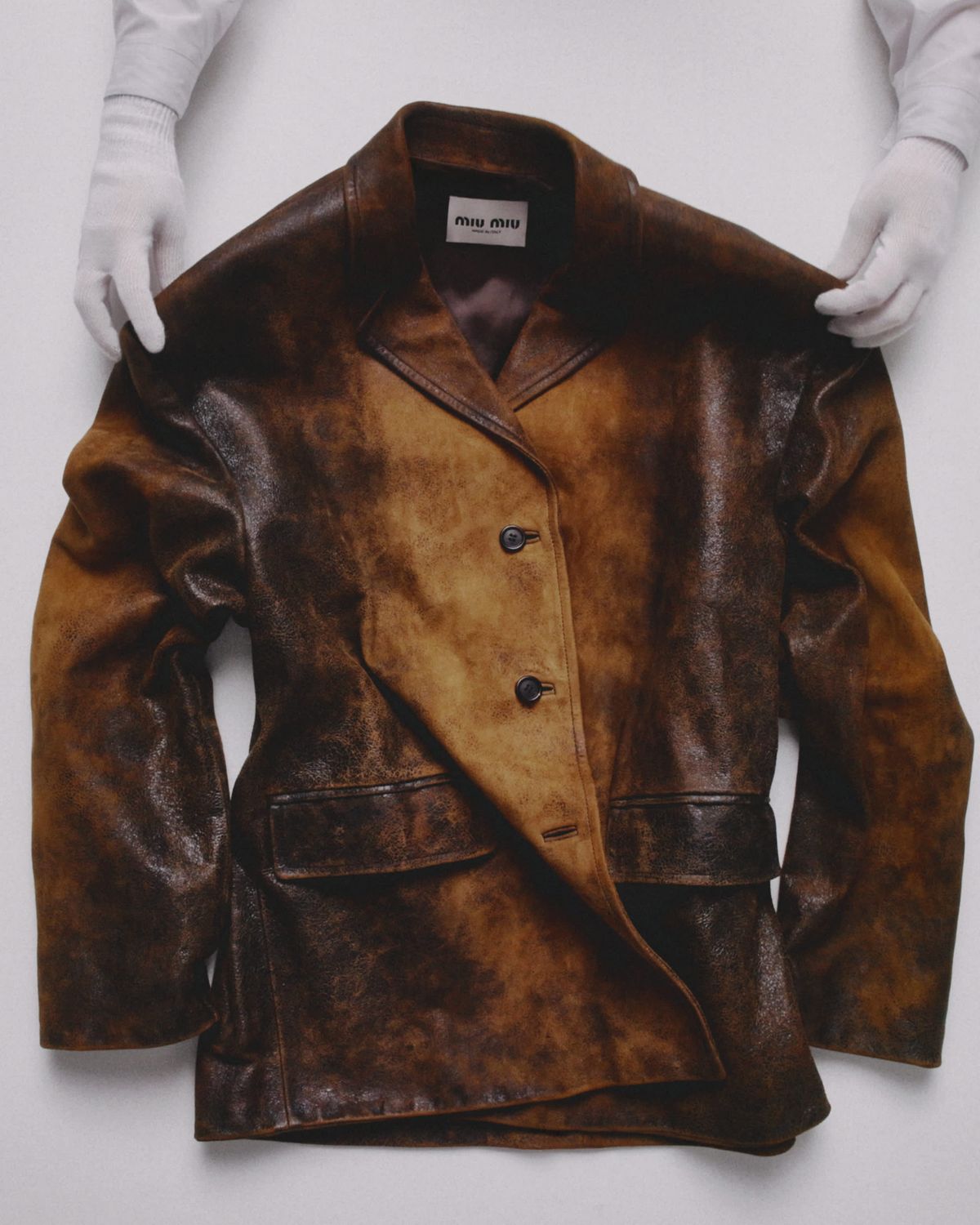 'MAKING OF OLD' 컬렉션 | 출처 미우미우