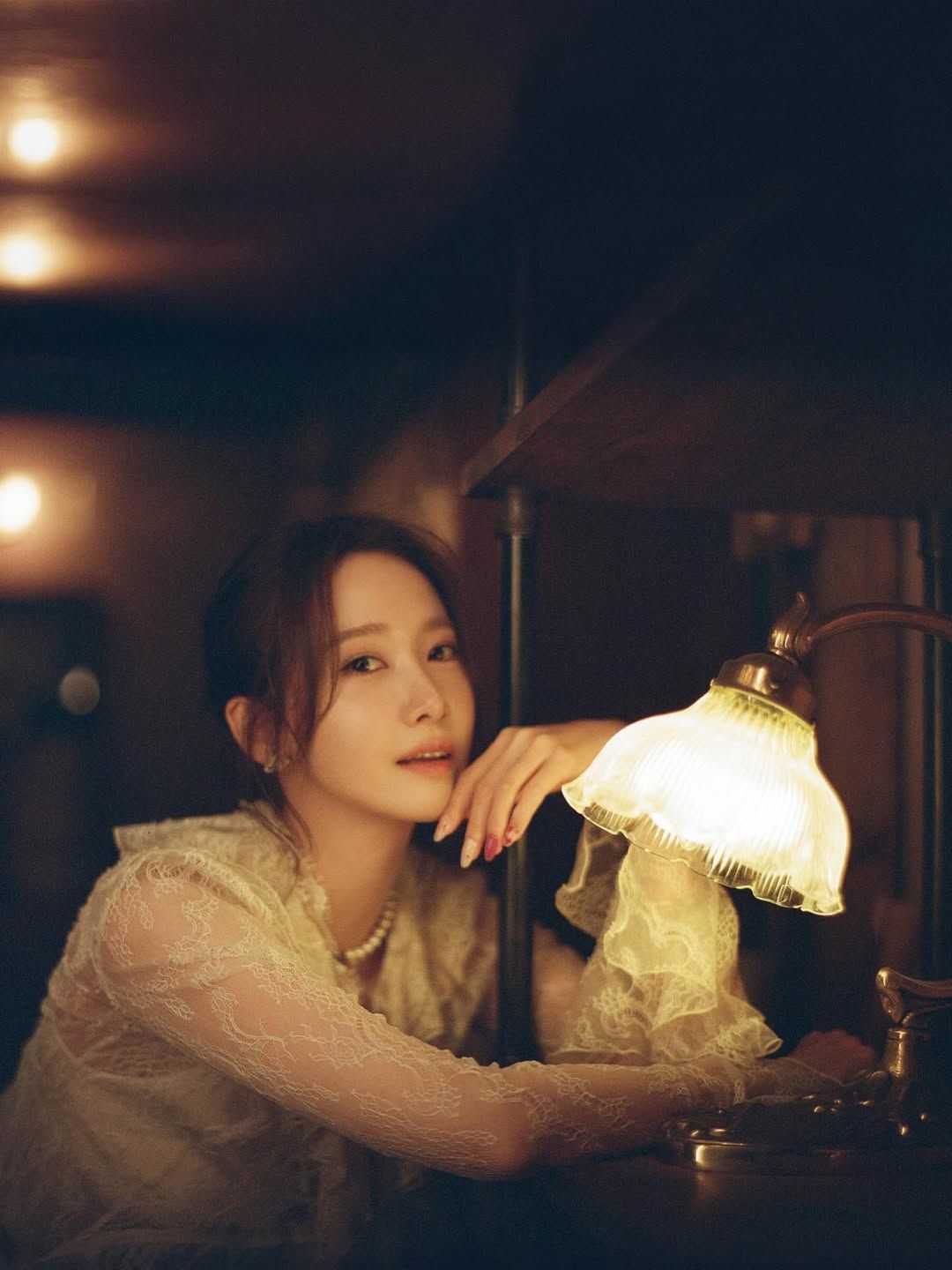 윤아 모던 로맨티시즘 패션 | 인스타그램 @yoona__lim 