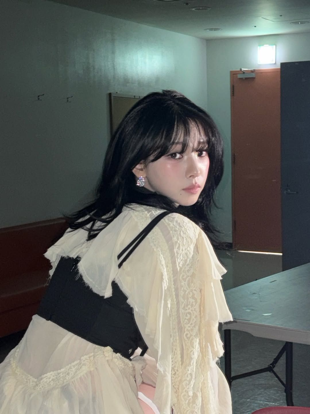 카리나 모던 로맨티시즘 패션 | 인스타그램 @katarinabluu