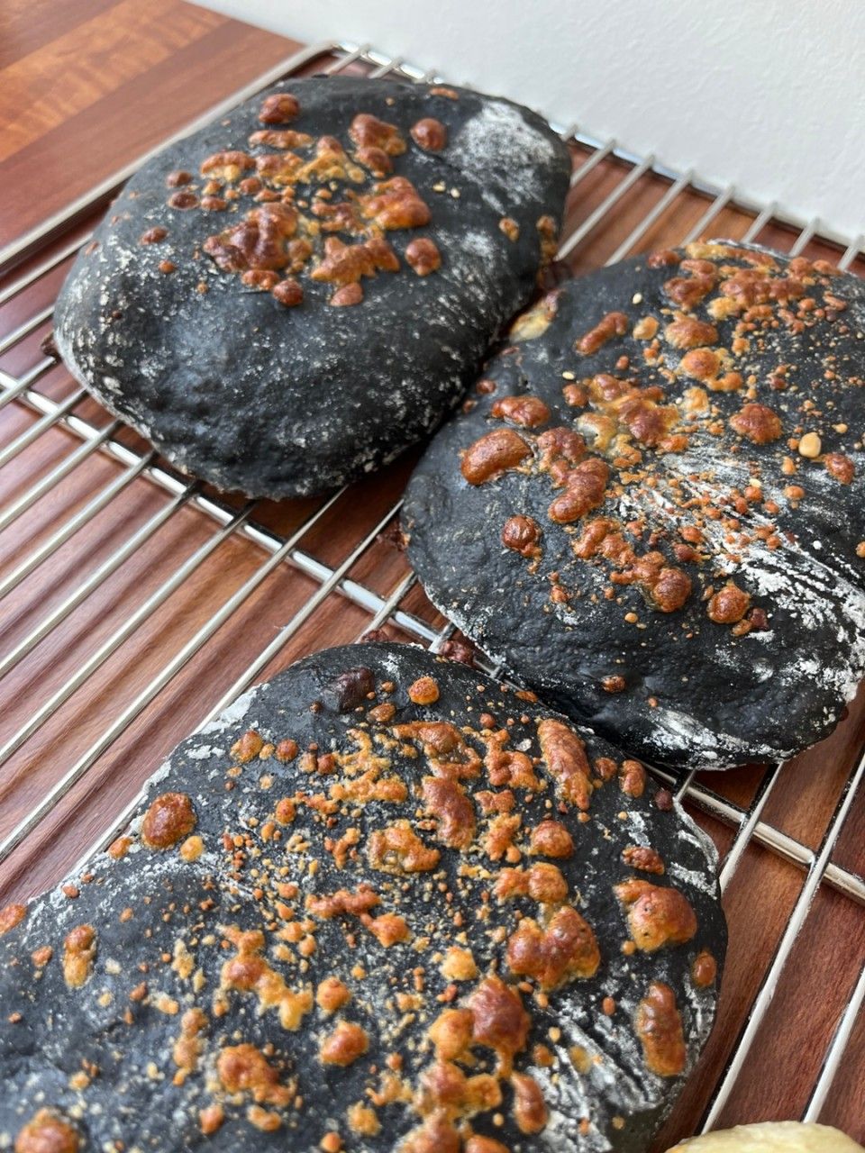 다양한 천연 발효종 빵을 만나볼 수 있는 모델 박둘선의 브레드플러스. 사진 네이버 지도 브레드플러스 업체 등록 사진