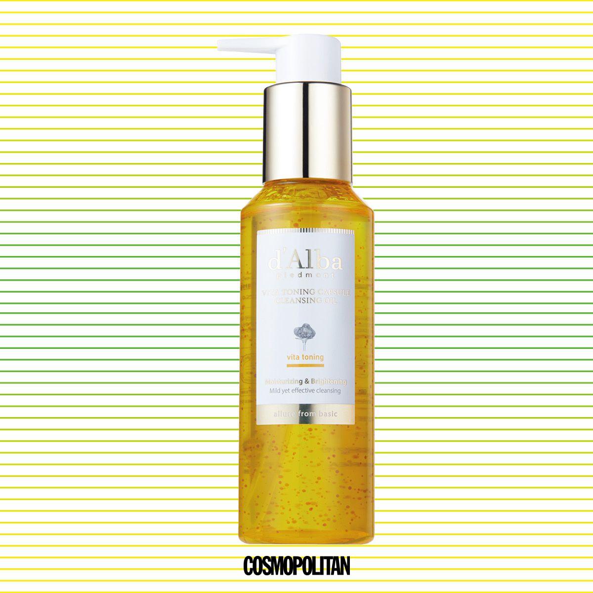 건조한 날씨에 거칠어진 피부 결과 속땅김을 케어하는 클렌저. 피지 유사 구조의 호호바 오일 성분이 블랙헤드와 피지를 말끔히 세정하고, 비타민 C와 글루타티온 성분이 피부에 생기를 부여한다. 4만원 d’Alba.