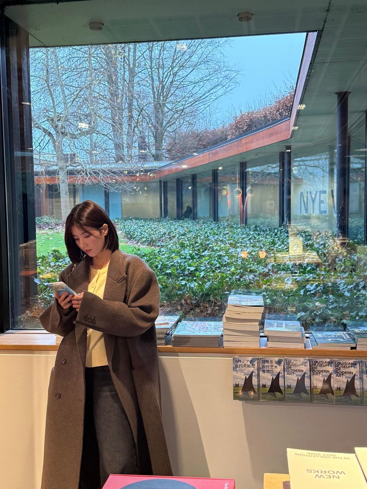 권은비 청바지 패션 | 인스타그램 @silver_rain.__