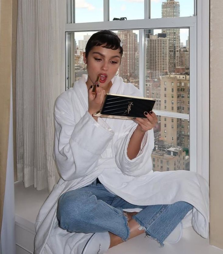 설날 뷰티 세트 (출처 : 인스타그램 @oliviarodrigo)