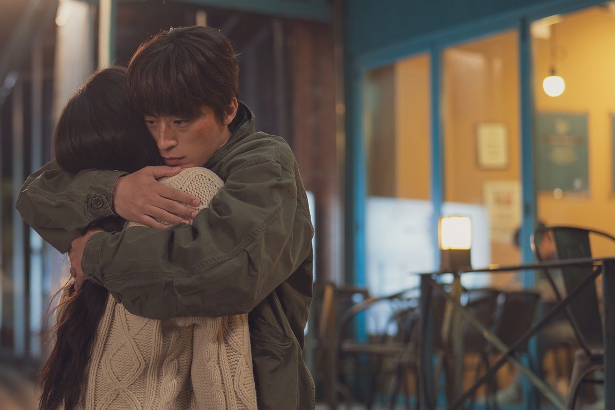 잠자리 횟수가 줄어드는 커플을 위해. 영화 ‘만약에 우리’ 스틸컷