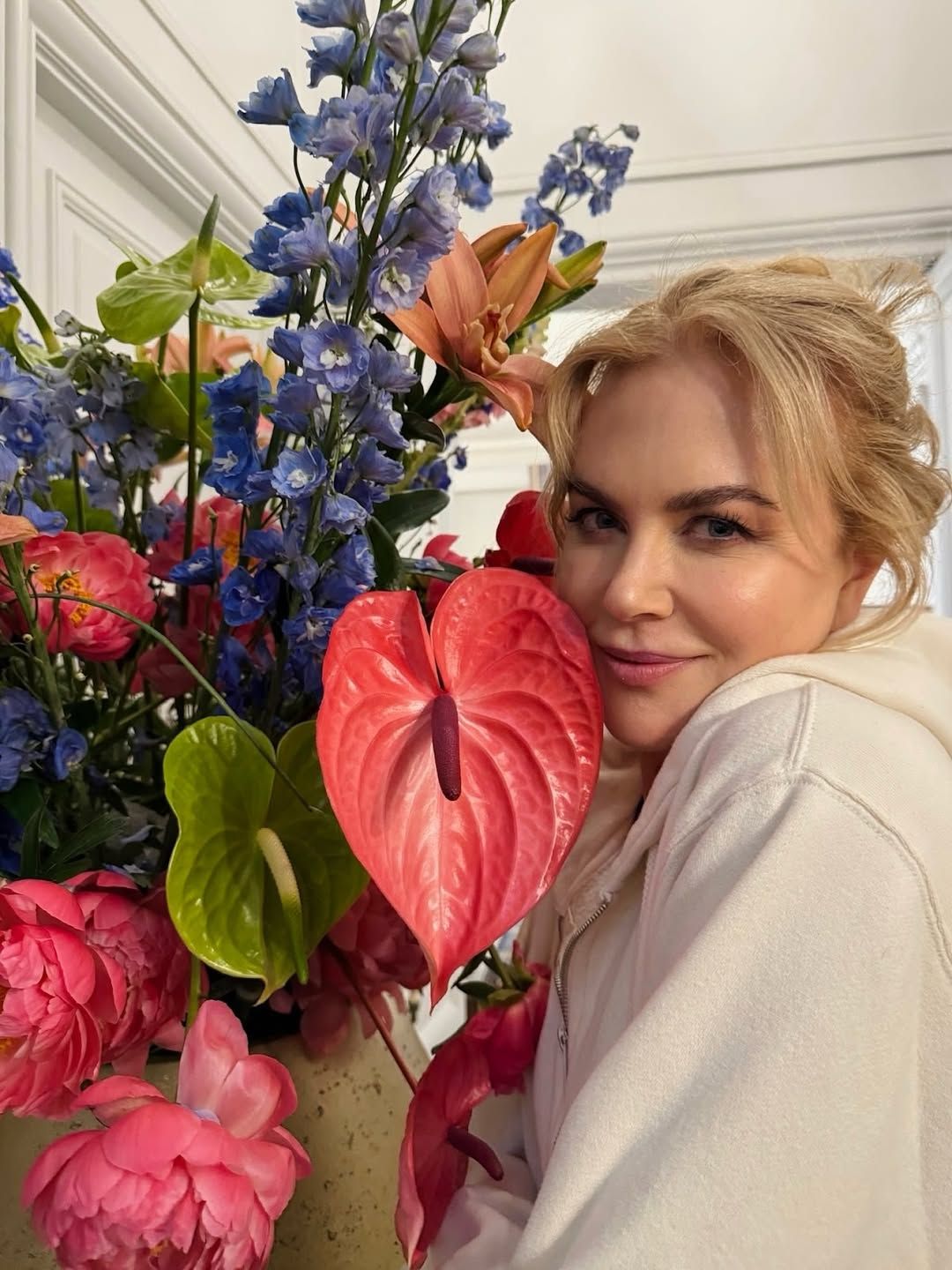 설날 뷰티 세트 (출처 : 인스타그램 @nicolekidman)