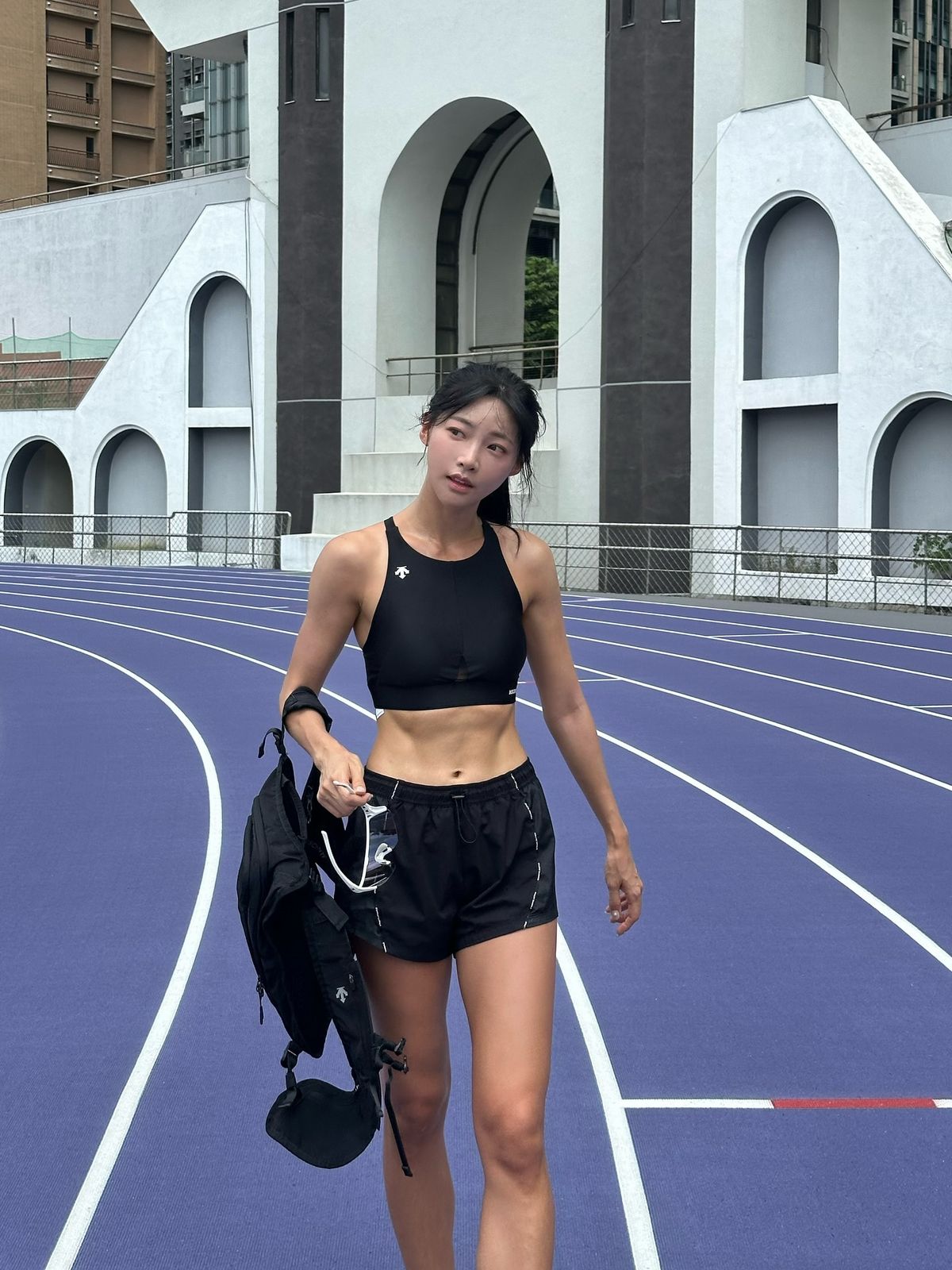 김민지 | 인스타그램 @arb0r_day