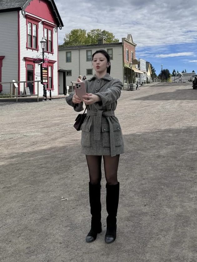 고윤정 벨티드 코트 패션 | 인스타그램 @goyounjung 