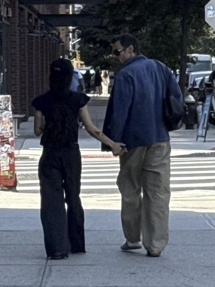 조 크라비츠와 해리 스타일스 열애설 정리 | AKGS//BACKGRID