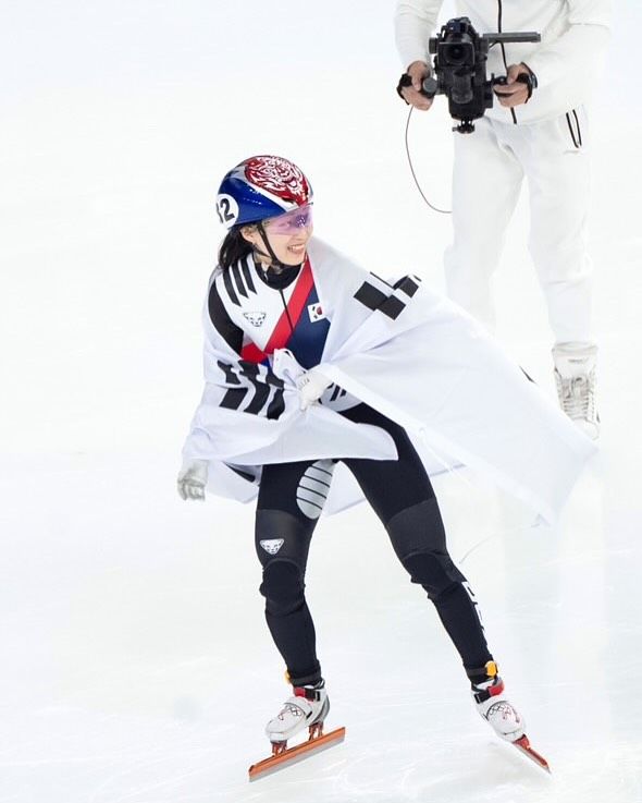 쇼트트랙 여자부에서는 최민정과 김길리, 남자부에서는 황대헌, 이준서, 박지원이 태극마크를 달고 출전한다. 인스타그램 @chmj10021