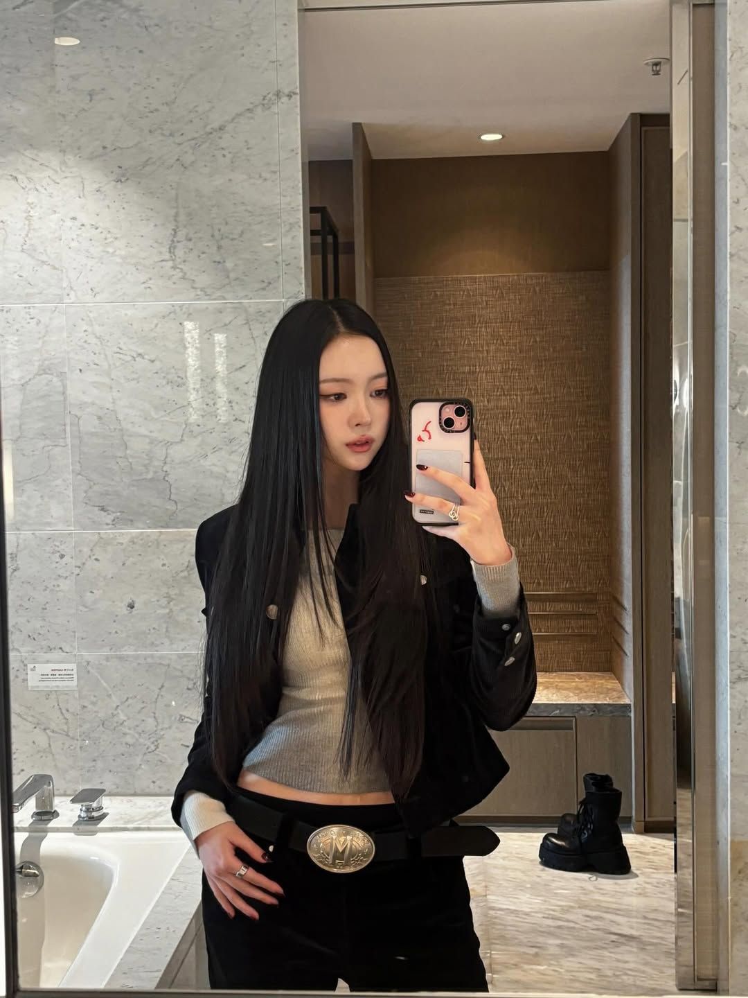 인스타그램 @meovv