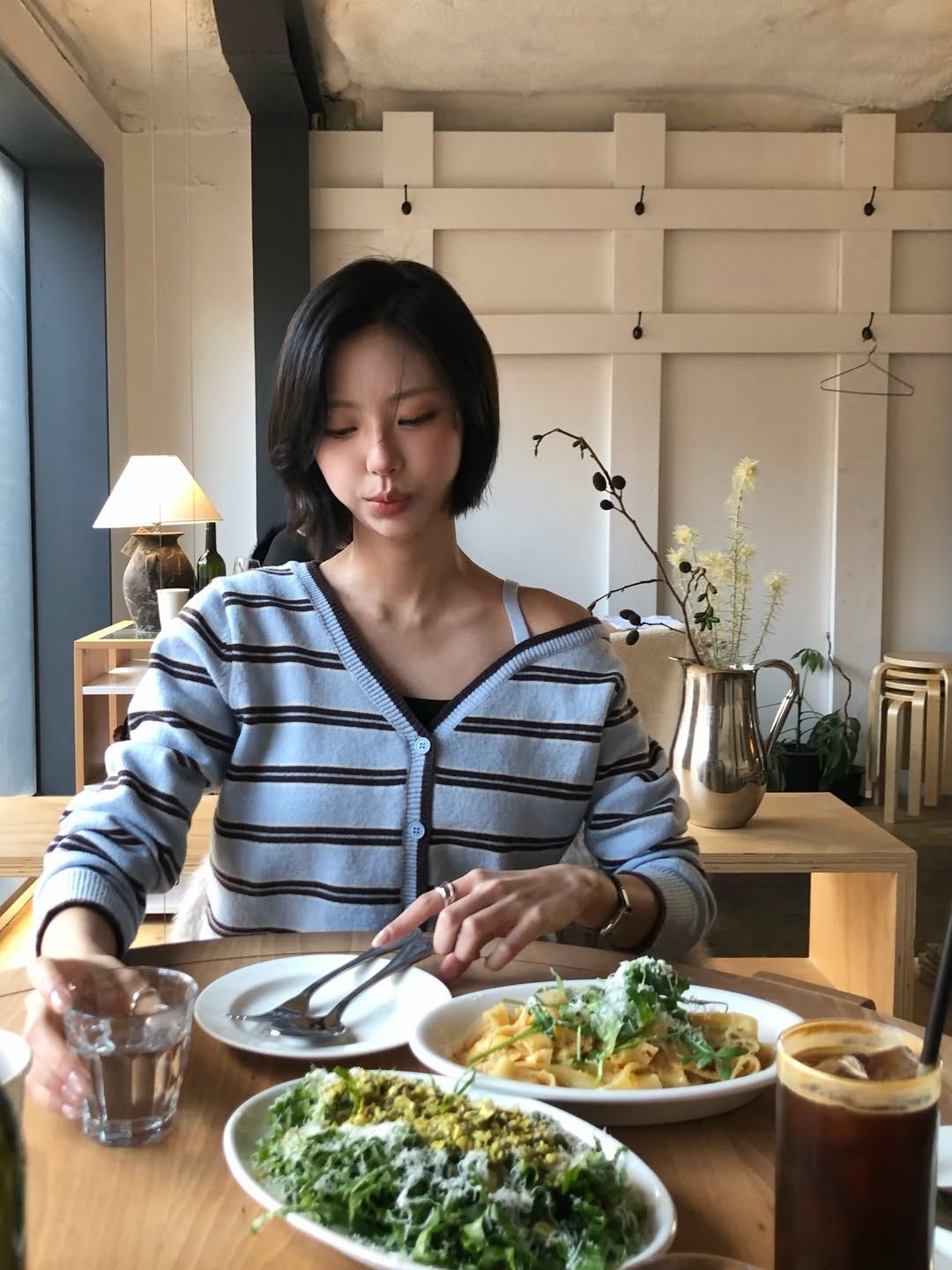 김고은 스타일링 (출처 : 인스타그램 @goxnniee) 