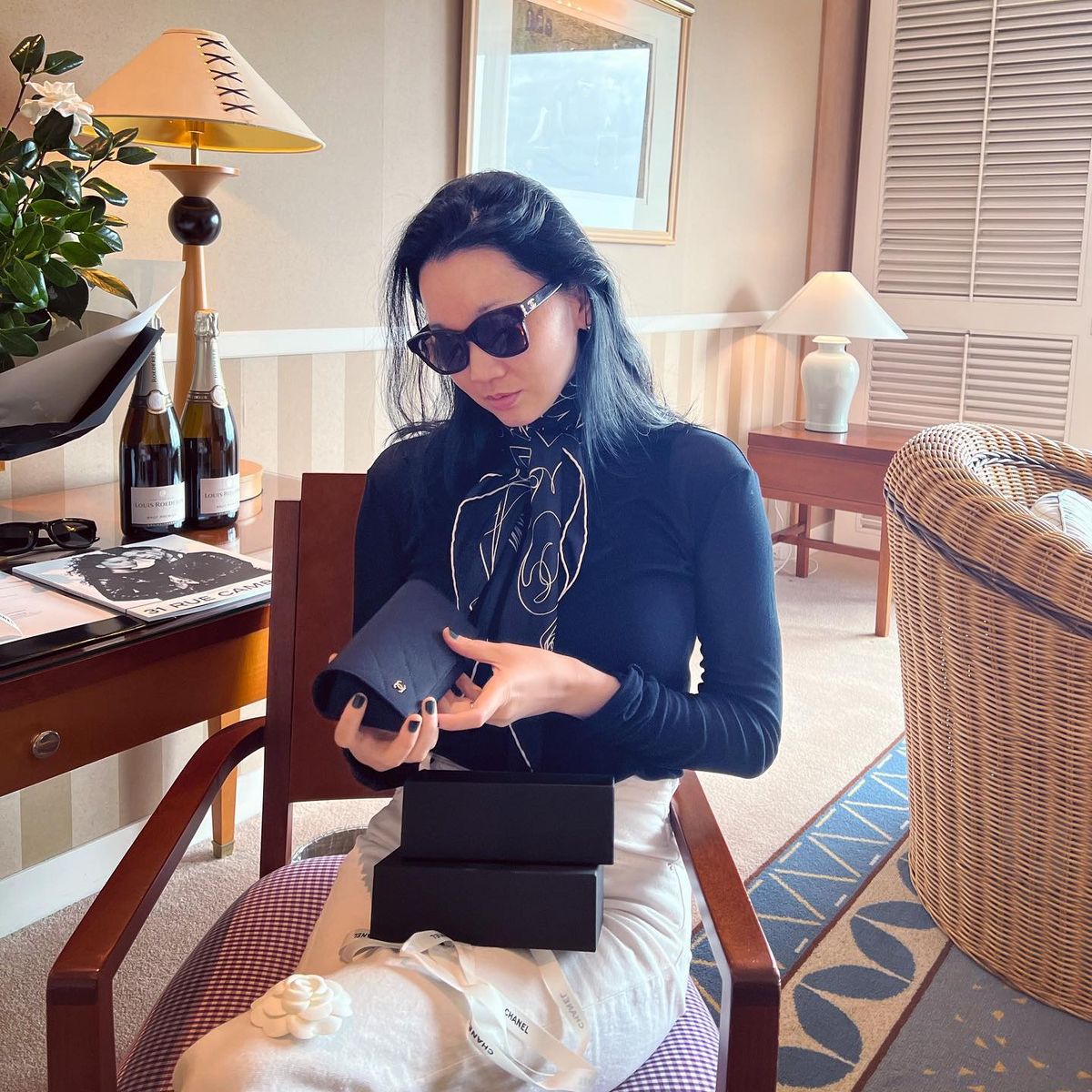 장윤주 스카프 패션 | 인스타그램 @yoonjujang