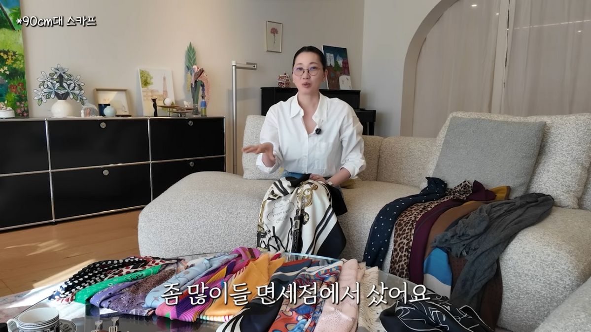 장윤주 스카프 패션 | 유튜브 <윤쥬르 장윤주>