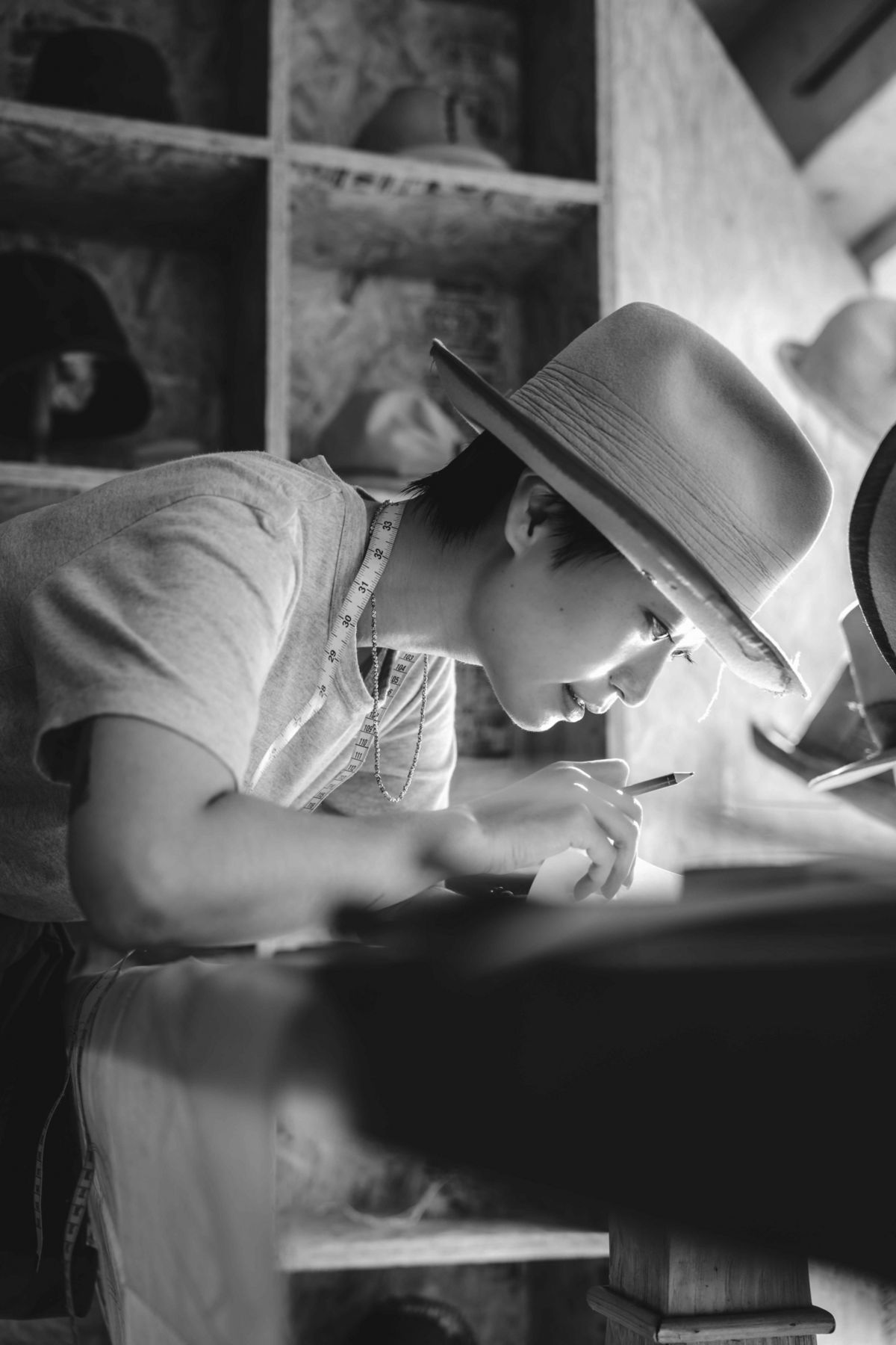 빈티지를 재료 삼아 새로운 감각을 입히는 일, 그것이 변현지가 햇쓸카를 통해 풀어내는 방식이다.