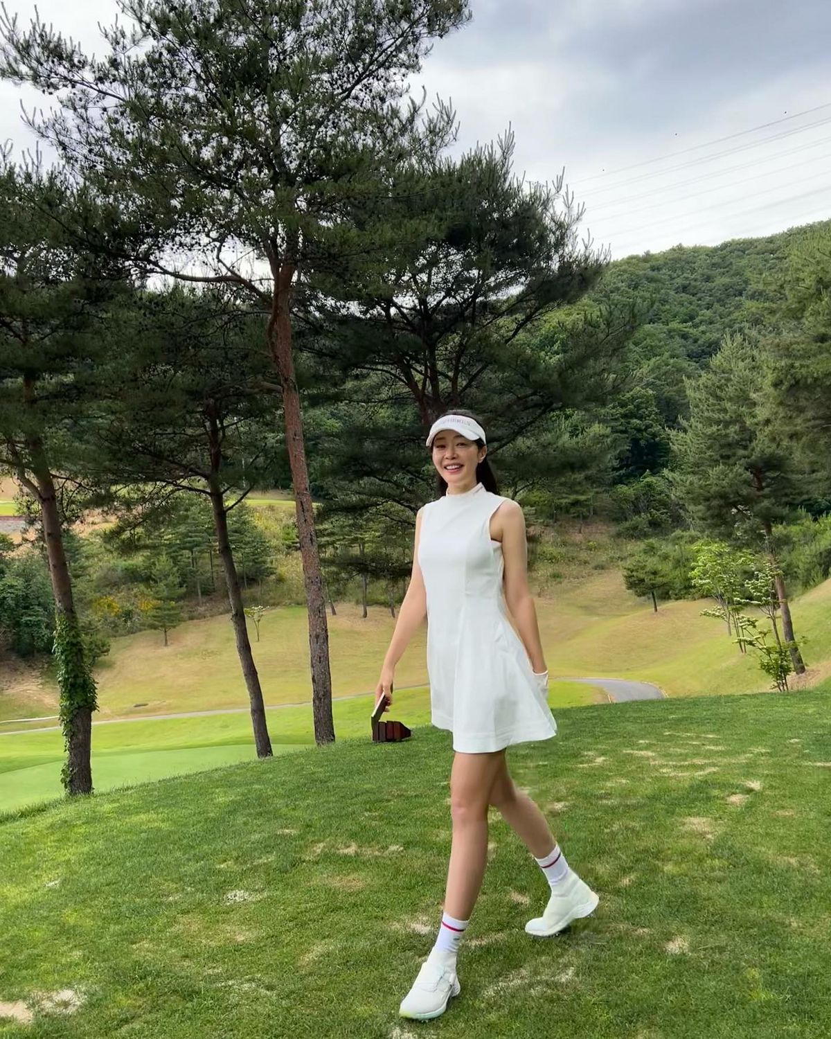 엄지원 운동 | 인스타그램 @umjeewon