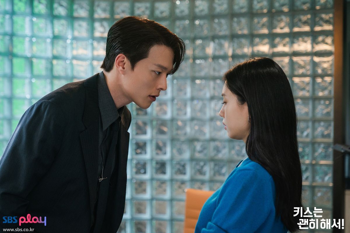 연인 간에 생리현상 트는 법. SBS ‘키스는 괜히 해서’ 스틸컷