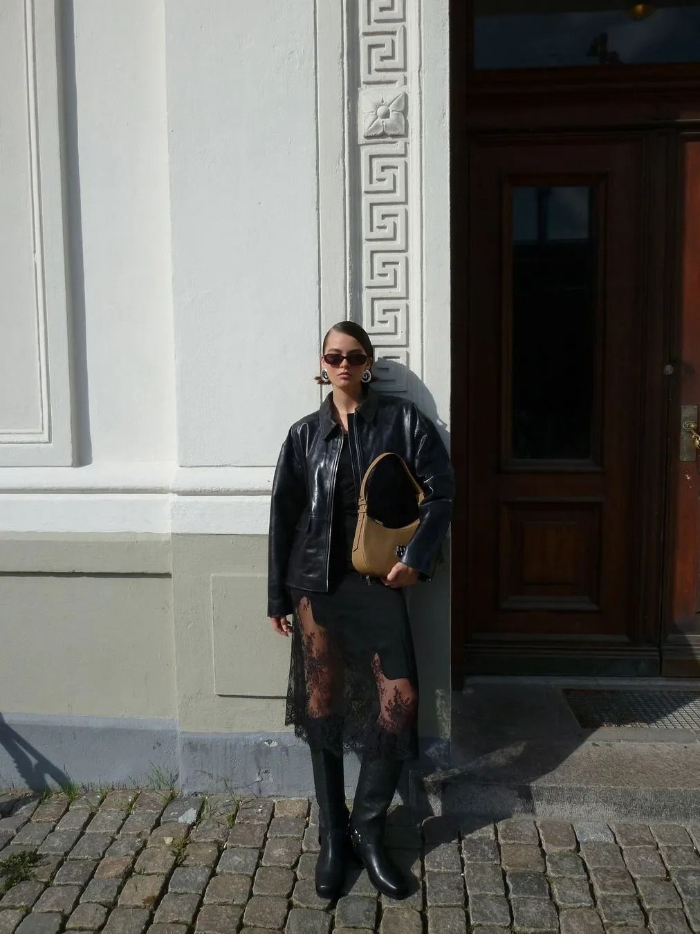 슬립 드레스 With 레더 자켓 | 인스타그램 @maryljean