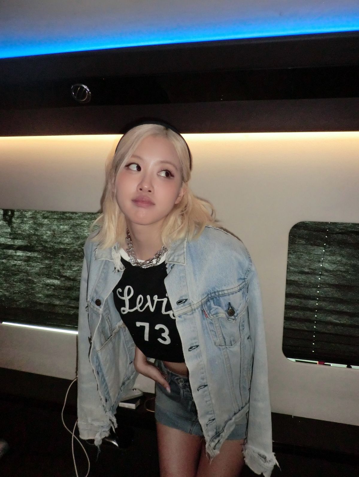 로제의 청청 룩. 인스타그램 @roses_are_rosie