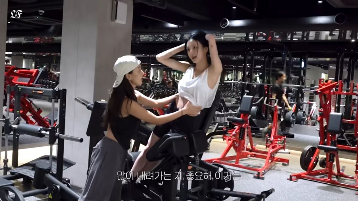 트와이스 지효 복근 운동 | 유튜브 <트와이스>