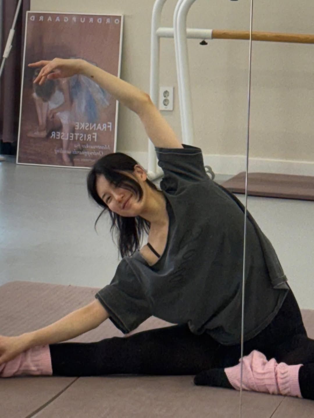 수지 | 인스타그램 @skuukzky