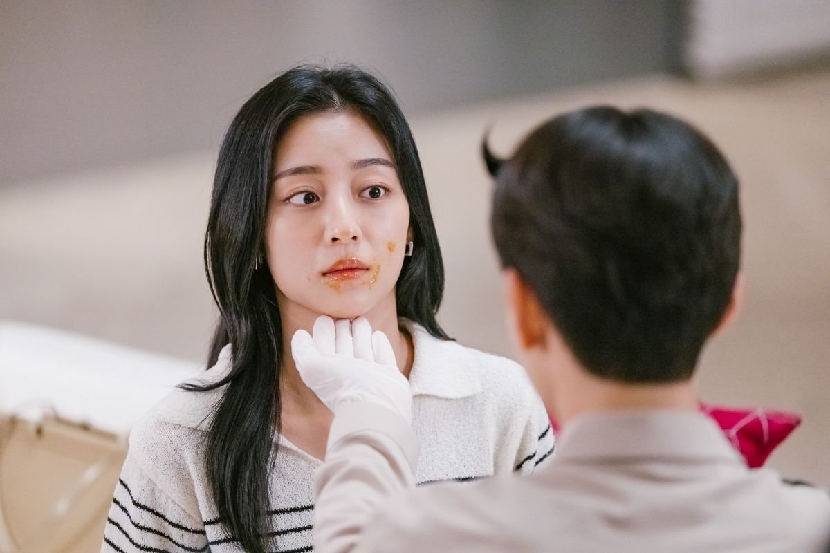 약속이 많은 이들을 위한 다이어트 비법. 드라마 '가우스전자' 스틸컷. 지니TV 제공