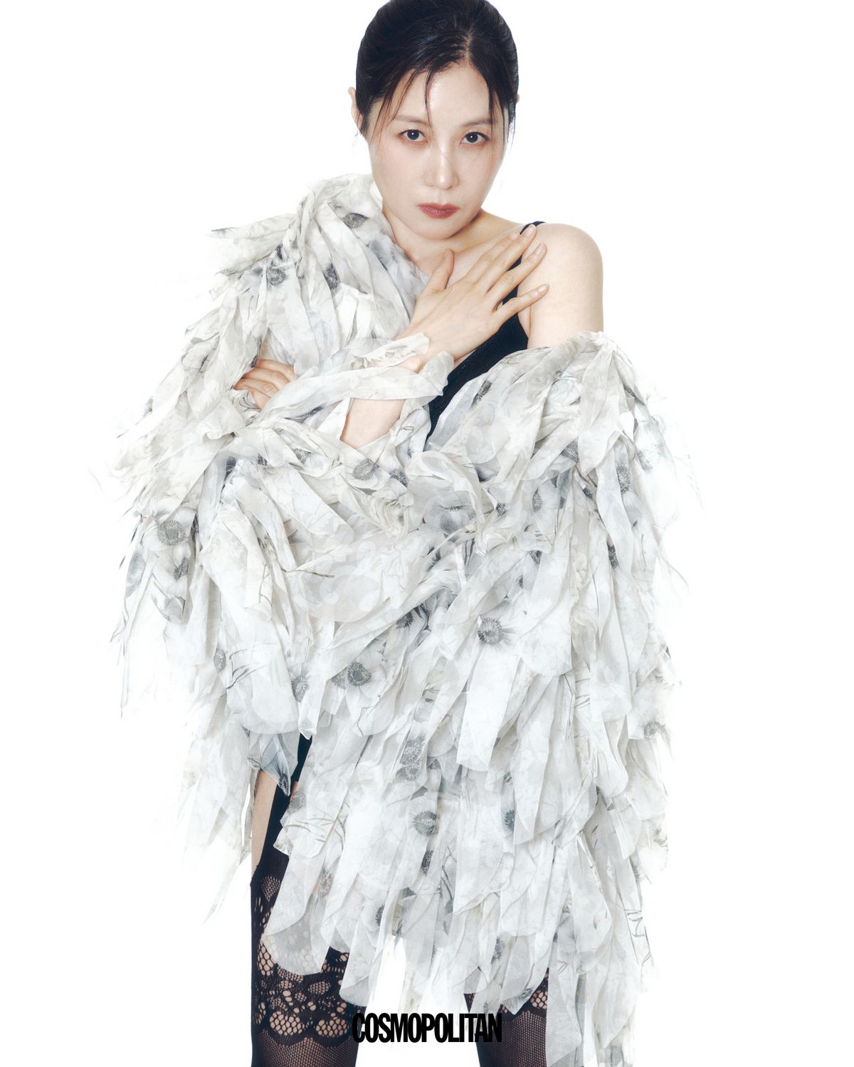 플라워 재킷 MaxMara. 보디 슈트, 스타킹 스타일리스트 소장품.