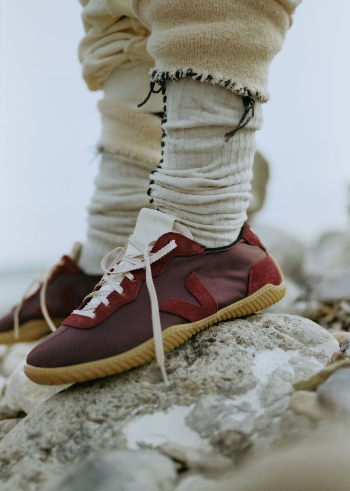 베자 X 베이스레인지의 아나토미컬 스니커즈 | 사진 제공 베자(VEJA)