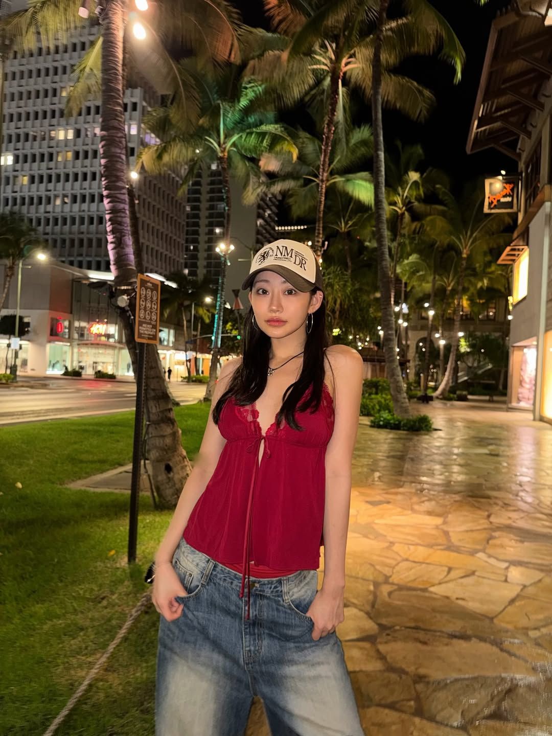 쥴리의 새깅 룩. 인스타그램 @kissoflife_s2