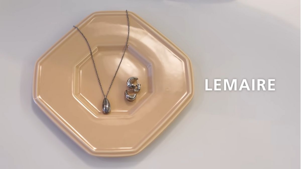 윤승아 귀걸이 | 유튜브 <승아로운>