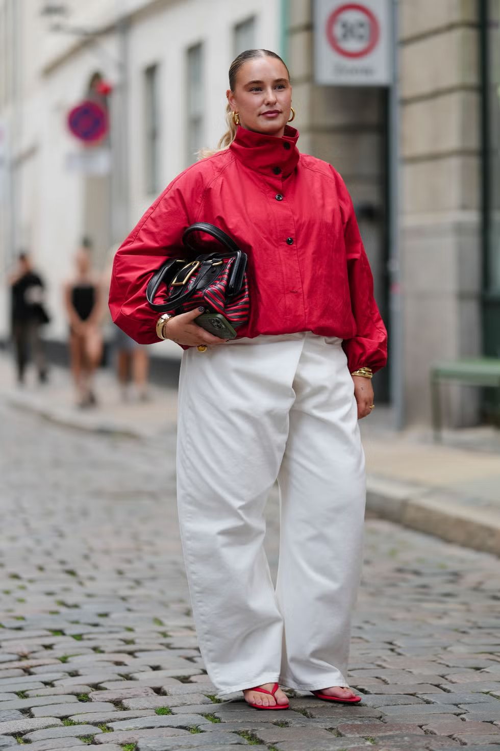 현실적인 3월 코디법 | Edward Berthelot//Getty Images