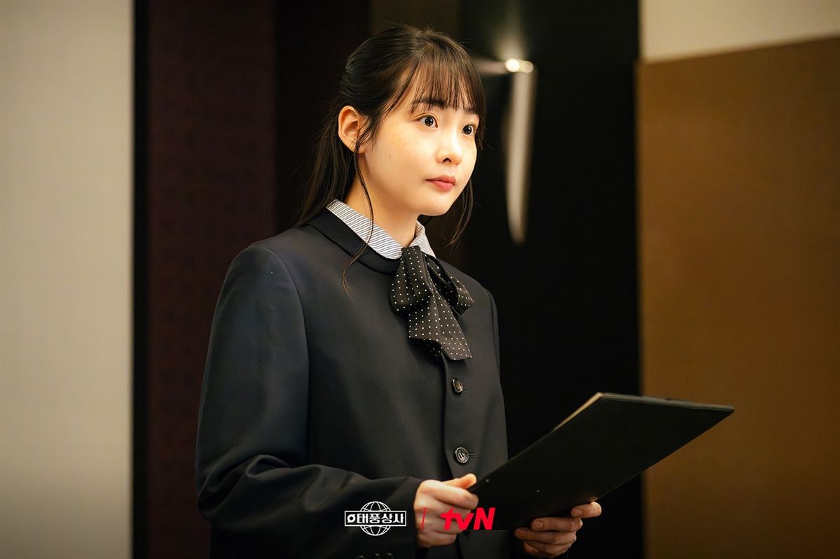 좋은 인상을 남기는 비즈니스 매너 7가지, tvN 드라마 '태풍상사' 스틸컷