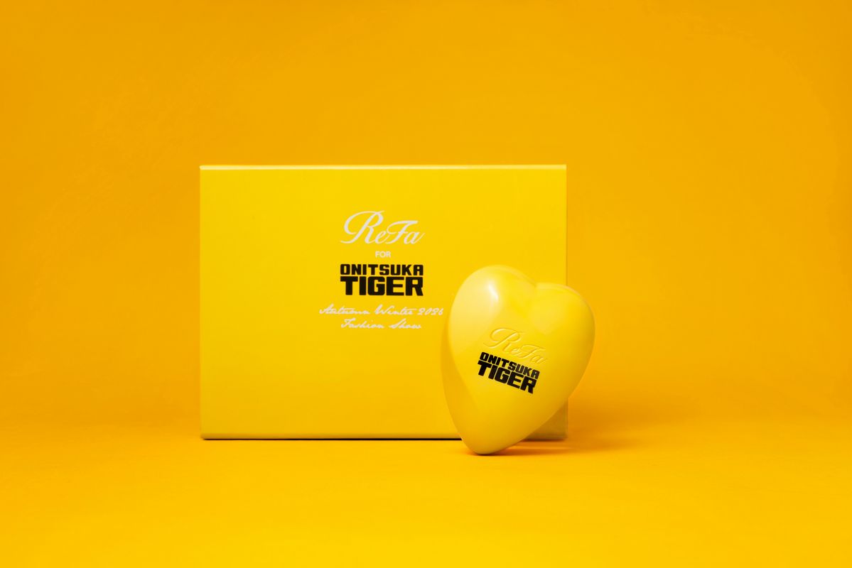 오니츠카타이거 26AW 컬렉션 기프트 하트 브러쉬