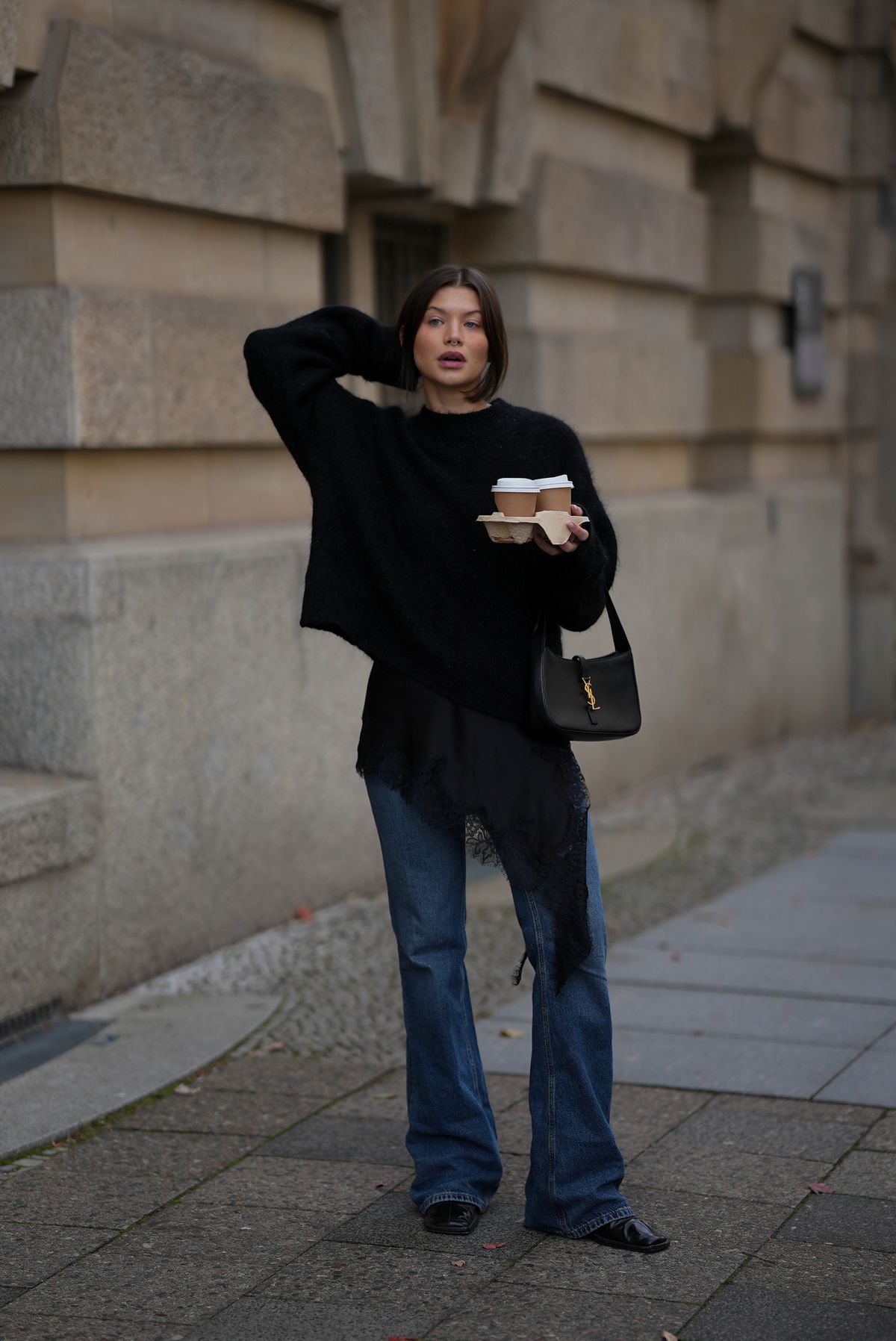 부츠 컷 데님 팬츠 | 출처 게티 이미지