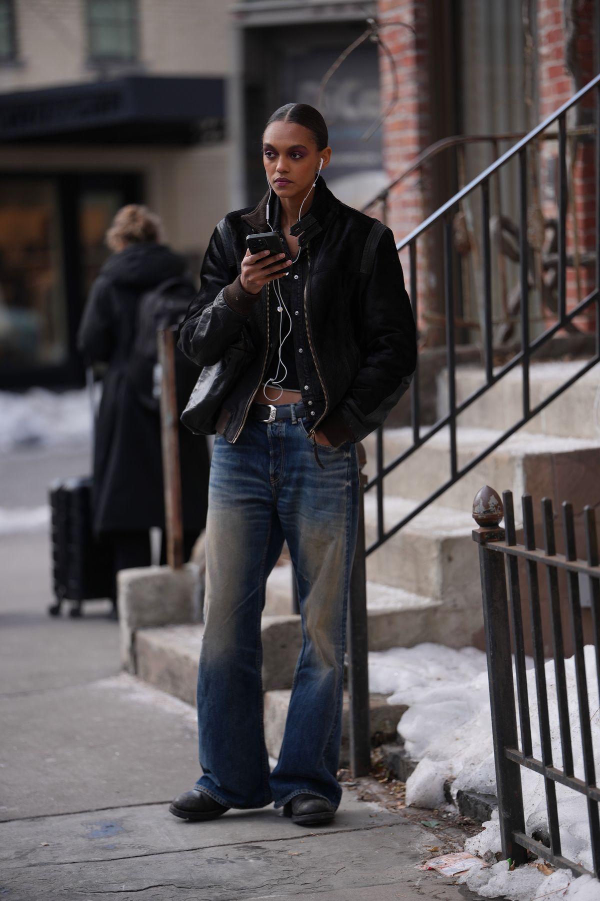 부츠 컷 데님 팬츠 | 출처 게티 이미지