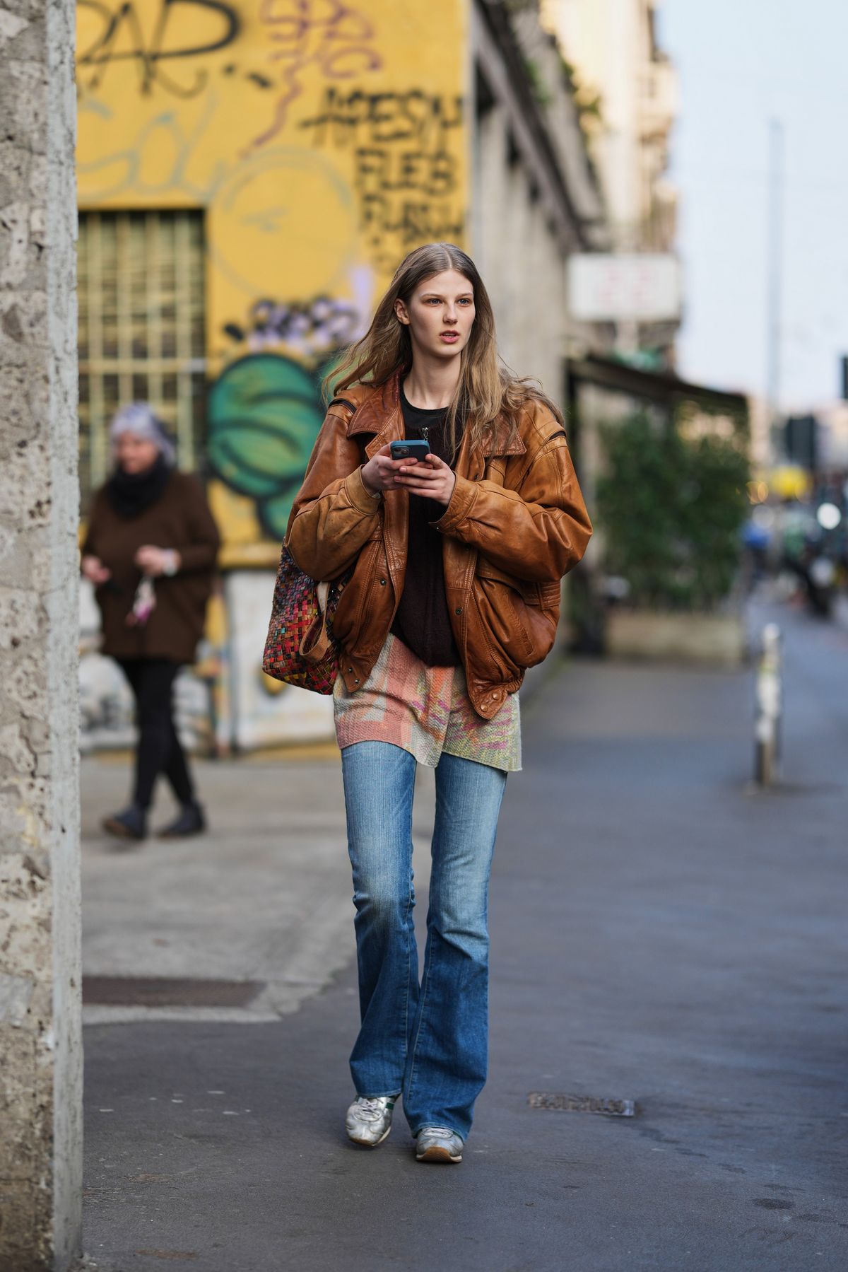 부츠 컷 데님 팬츠 | 출처 게티 이미지