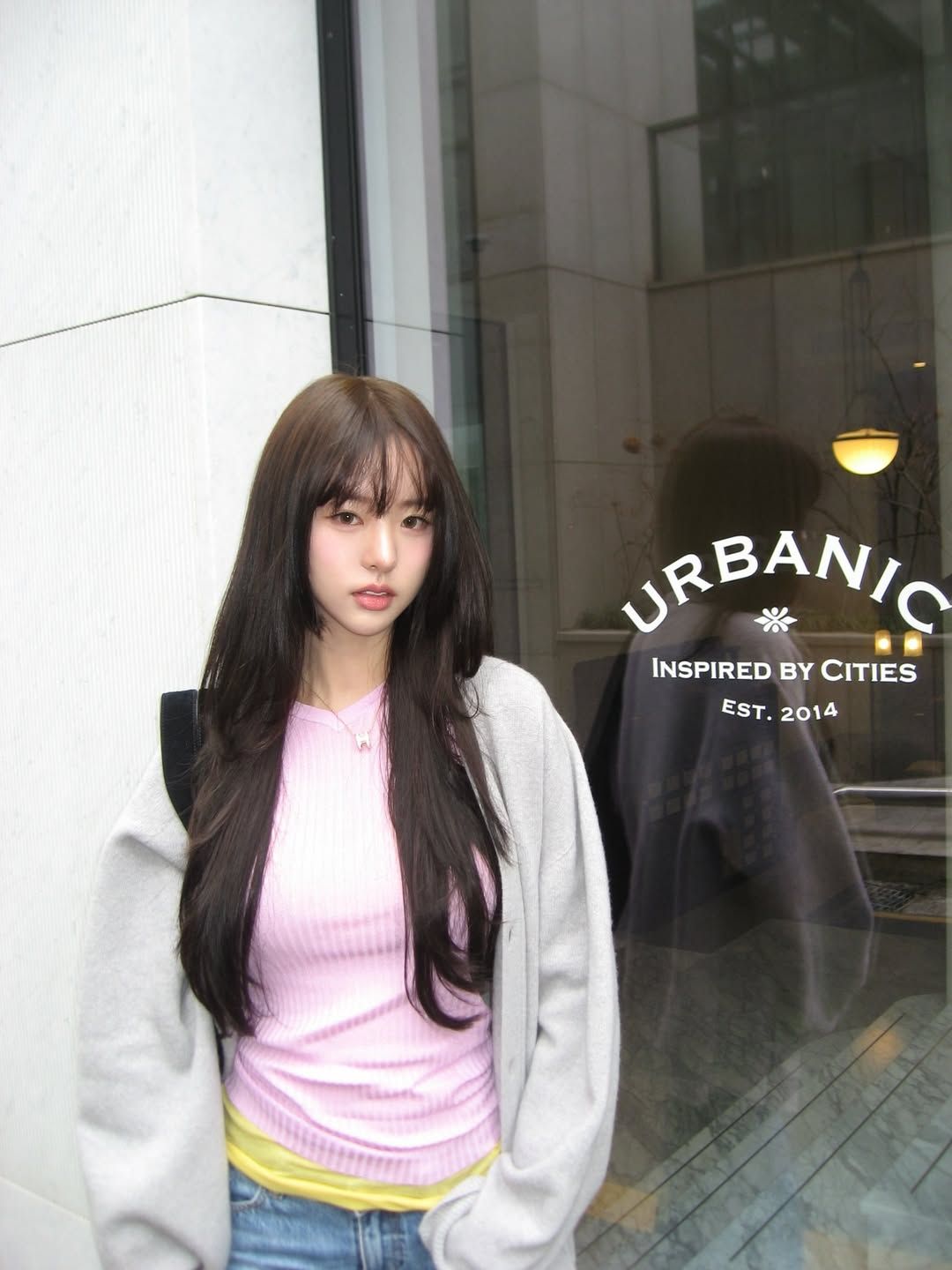 박희선이 청바지를 입는 방법. 사진 인스타그램 @heesunrose