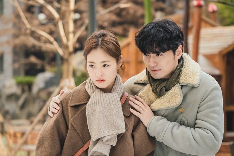 결혼식에 가지 않아도 되는 사이 정리. 카카오TV 웹드라마 ‘결혼백서’ 스틸컷