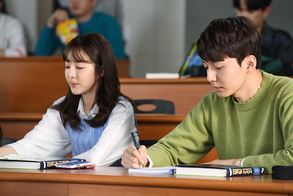 ‘치즈인더트랩’ 스틸컷. 네이버 영화 ‘치즈인더트랩’(2018)