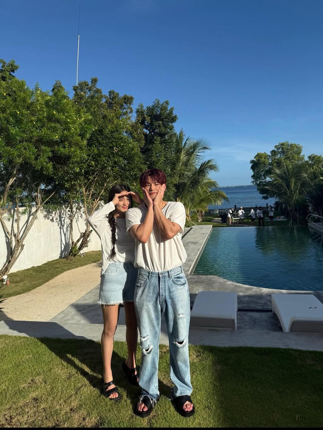 지수, 서인국 커플룩 | 인스타그램 @sooyaaa__