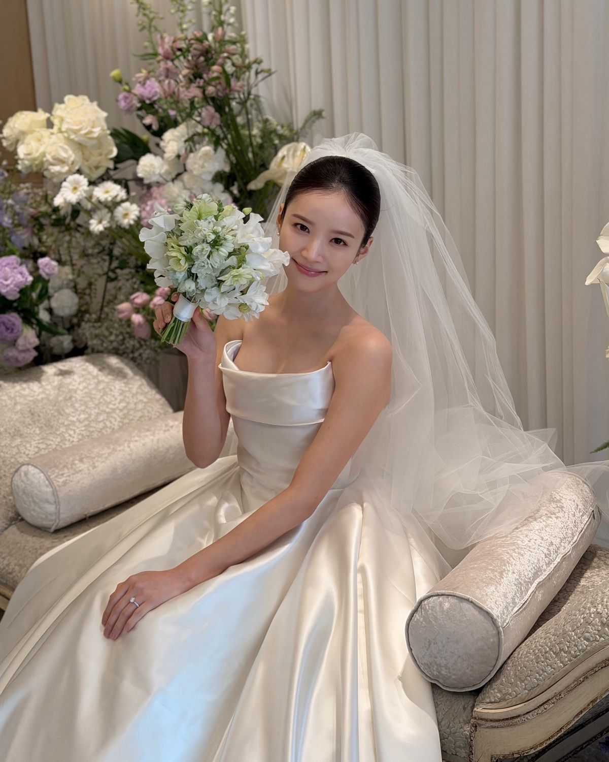 김지영 결혼 반지 | 인스타그램 @ _diyom_